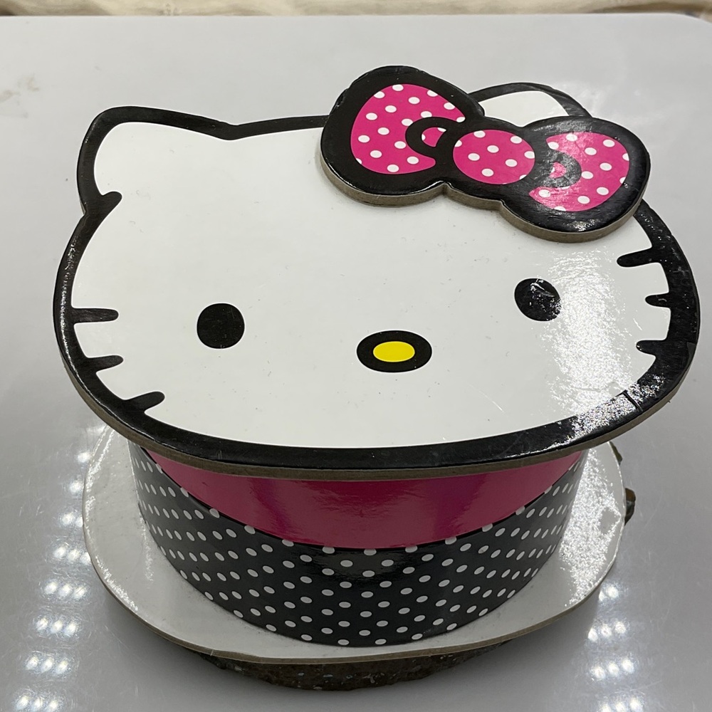 Hello Kitty Pink & Black Polka Dot Trinket Box Featuring Hello Kitty Watch - Picture 2 of 11